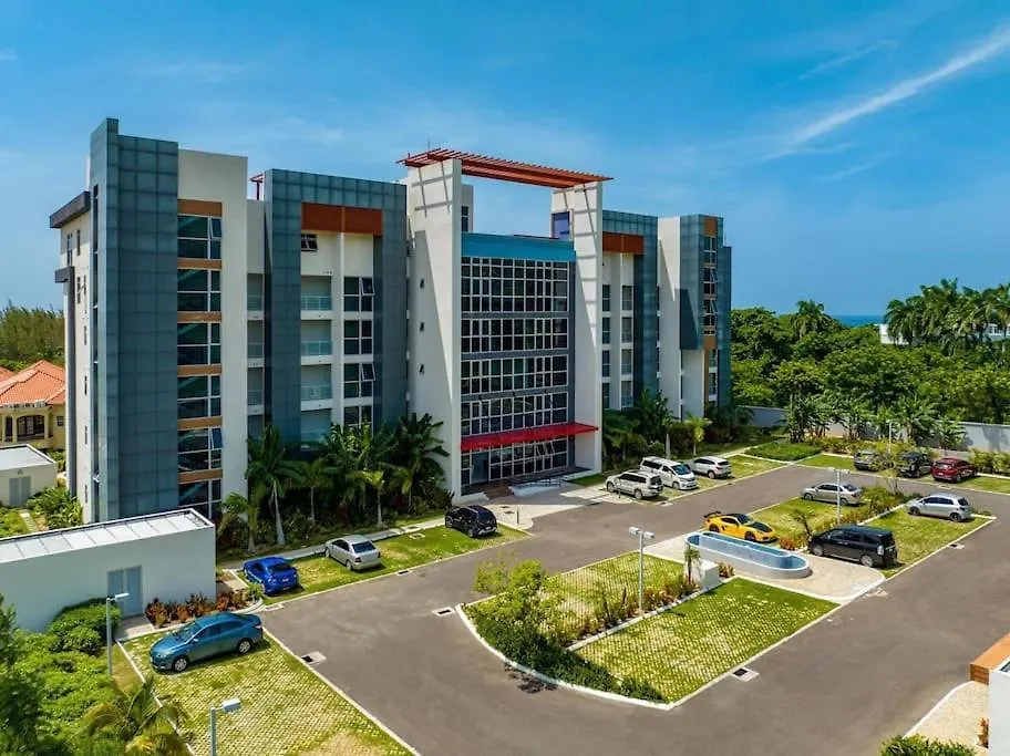 Dream 36 @ Montego Bay Apartment