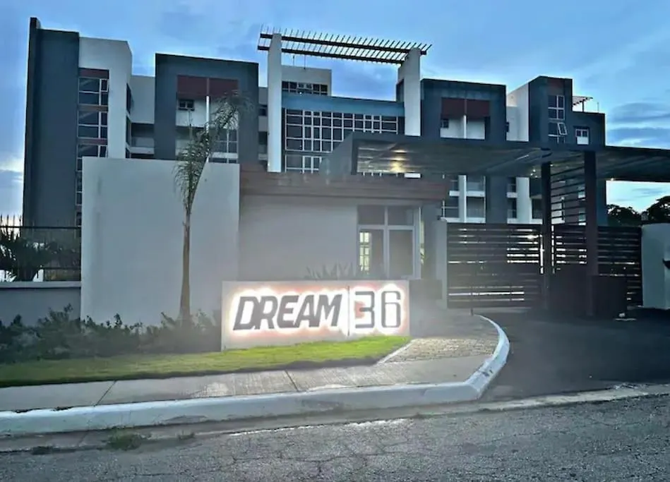 Dream 36 @ Montego Bay Apartment